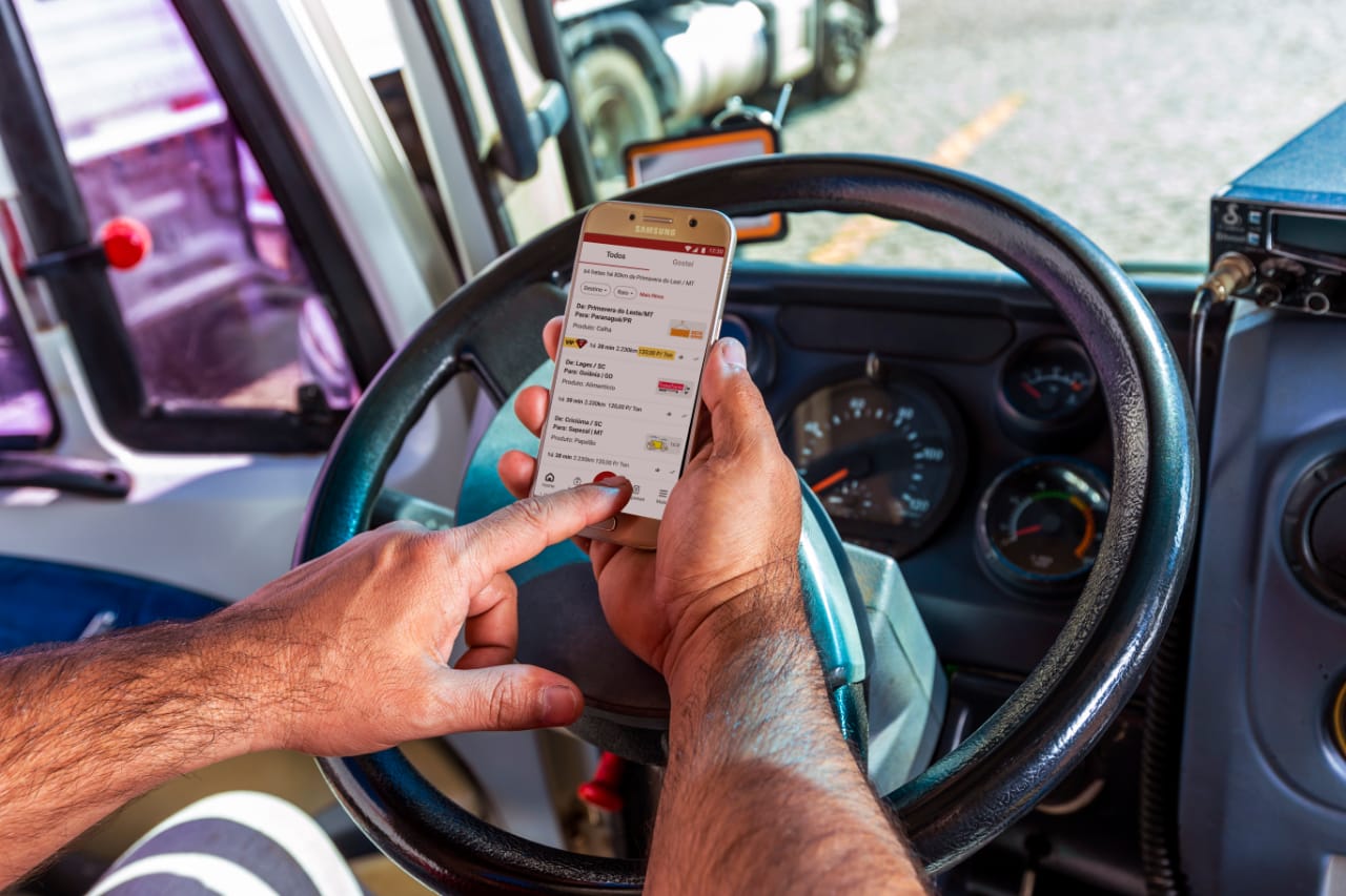 FreteBras reforça segurança entre transportadoras e caminhoneiros